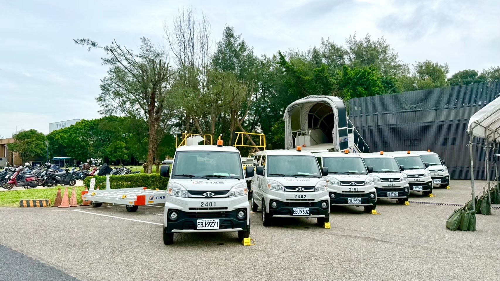 桃園航勤全面升級車輛塗裝